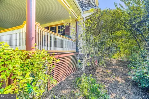 Exterior - 207 Hawthorne Rd, Baltimore, MD 21210 photo 29 of 34