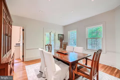 Dining - 207 Hawthorne Rd, Baltimore, MD 21210 photo 4 of 5