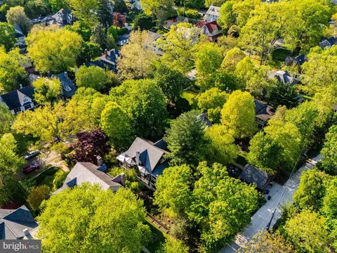 View/Area - 207 Hawthorne Rd, Baltimore, MD 21210 photo 7 of 8