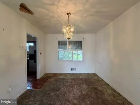 Living - 6402 Mcclean Blvd, Baltimore, MD 21214 photo 7 of 7