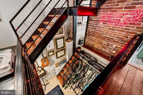 Entry Way - 1240 Riverside Ave, Baltimore, MD 21230 photo 5 of 6