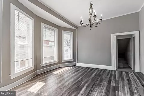 Living - 1008 Walnut Ave, Baltimore, MD 21229 photo 2 of 2