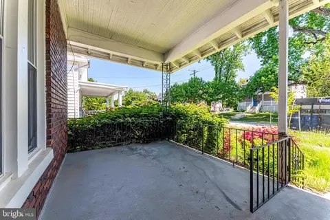 Exterior - 1008 Walnut Ave, Baltimore, MD 21229 photo 1 of 2