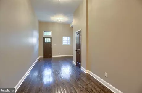 Entry Way - 1811 Madison Ave, Baltimore, MD 21217 photo 5 of 11
