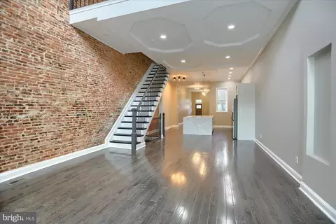 Entry Way - 1811 Madison Ave, Baltimore, MD 21217 photo 3 of 11