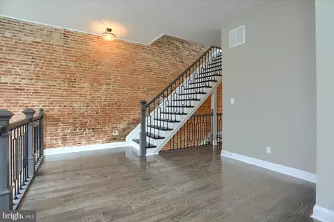 Entry Way - 1811 Madison Ave, Baltimore, MD 21217 photo 8 of 11