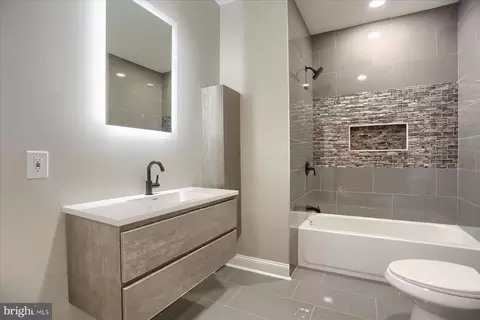 Bath - 1811 Madison Ave, Baltimore, MD 21217 photo 4 of 4