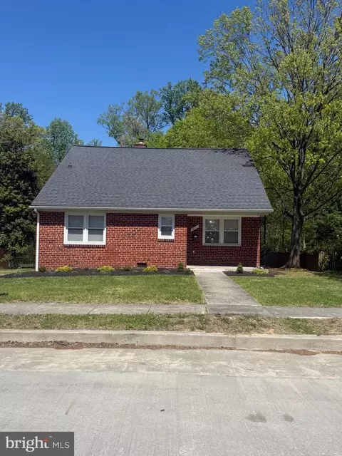 821 Nottingham Rd, Baltimore, MD 21229