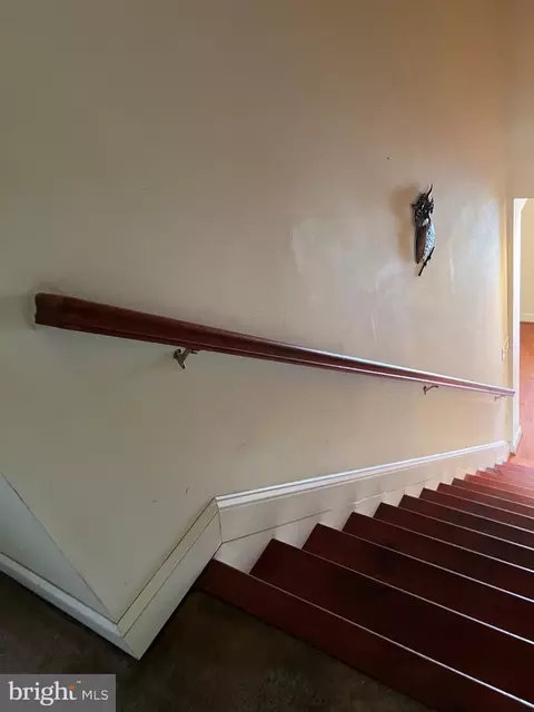 Entry Way - 1121 Mcdonogh St, Baltimore, MD 21213 photo 6 of 9