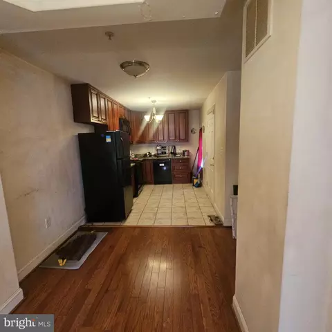 Entry Way - 1121 Mcdonogh St, Baltimore, MD 21213 photo 2 of 9