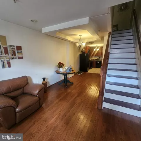 Entry Way - 1121 Mcdonogh St, Baltimore, MD 21213 photo 1 of 9