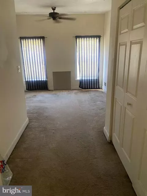 Entry Way - 1121 Mcdonogh St, Baltimore, MD 21213 photo 4 of 9