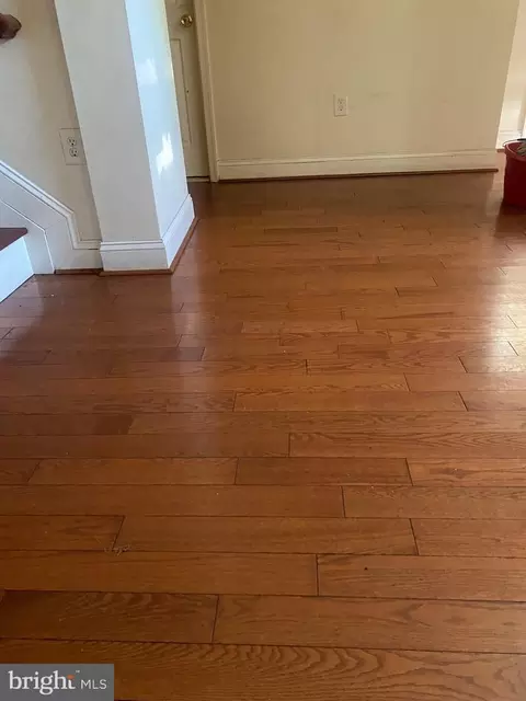Entry Way - 1121 Mcdonogh St, Baltimore, MD 21213 photo 5 of 9