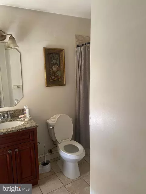 Bath - 1121 Mcdonogh St, Baltimore, MD 21213 photo 1 of 2