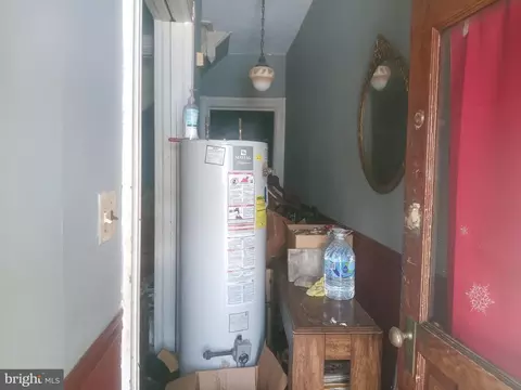 Entry Way - 207 Monroe St, Baltimore, MD 21223 photo 2 of 4