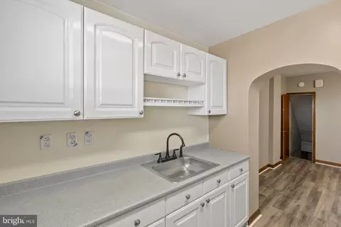 Entry Way - 1915 Griffis Ave, Baltimore, MD 21230 photo 2 of 4