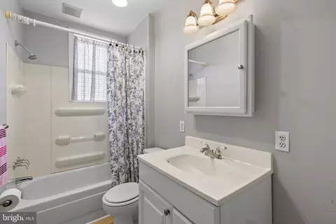 Bath - 1915 Griffis Ave, Baltimore, MD 21230 photo 1 of 1