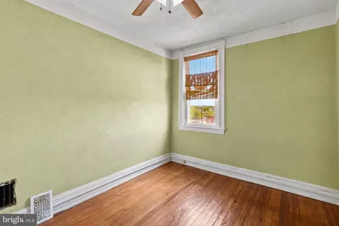 Bedroom - 1915 Griffis Ave, Baltimore, MD 21230 photo 4 of 6