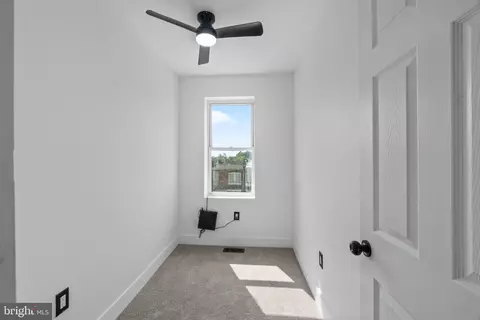 Entry Way - 2627 Garrett Ave, Baltimore, MD 21218 photo 5 of 7