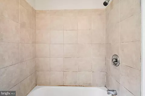 Bath - 1721 E Oliver St, Baltimore, MD 21213 photo 1 of 1
