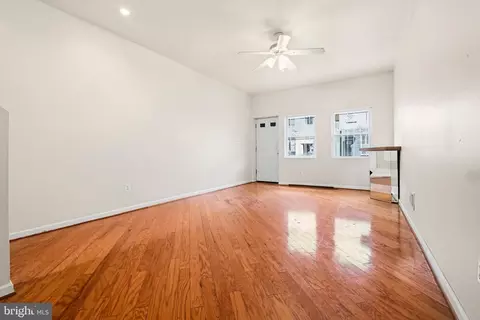 Living - 1721 E Oliver St, Baltimore, MD 21213 photo 4 of 5