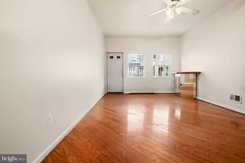 Living - 1721 E Oliver St, Baltimore, MD 21213 photo 1 of 5
