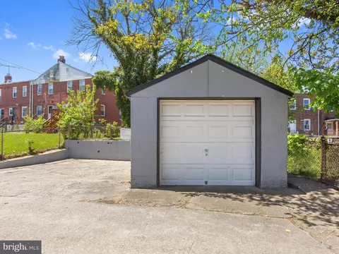 Exterior - 101 Upmanor Rd, Baltimore, MD 21229 photo 7 of 9
