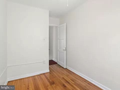 Bedroom - 101 Upmanor Rd, Baltimore, MD 21229 photo 5 of 9