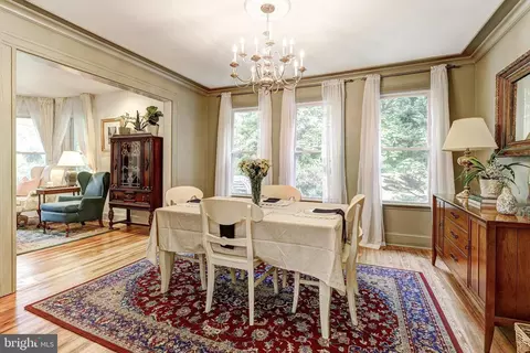 Dining - 404 Evesham Ave, Baltimore, MD 21212 photo 2 of 4