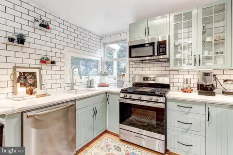 Kitchen - 404 Evesham Ave, Baltimore, MD 21212 photo 5 of 7