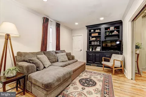 Living - 404 Evesham Ave, Baltimore, MD 21212 photo 4 of 5