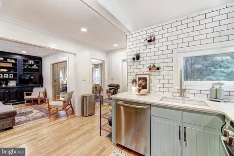 Kitchen - 404 Evesham Ave, Baltimore, MD 21212 photo 7 of 7