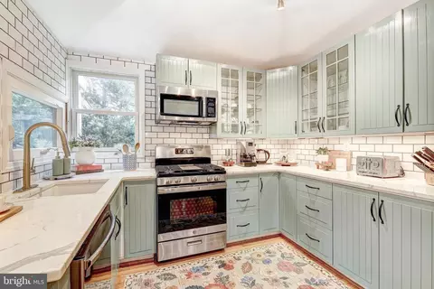 Kitchen - 404 Evesham Ave, Baltimore, MD 21212 photo 3 of 7