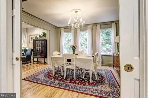 Dining - 404 Evesham Ave, Baltimore, MD 21212 photo 3 of 4