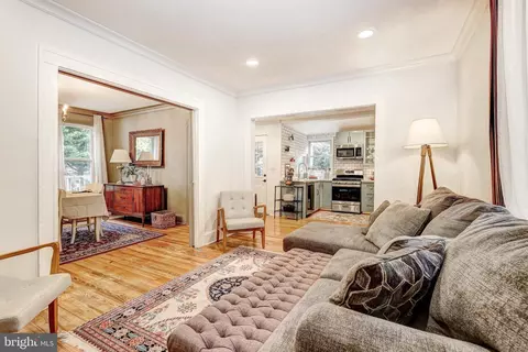 Living - 404 Evesham Ave, Baltimore, MD 21212 photo 5 of 5