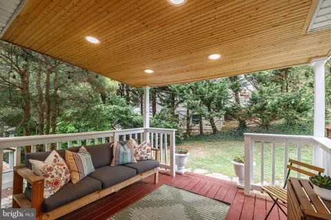 Exterior - 404 Evesham Ave, Baltimore, MD 21212 photo 6 of 15