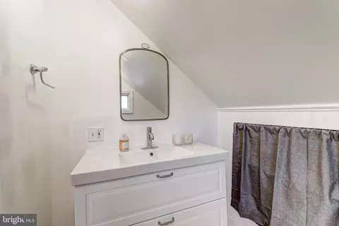 Bath - 404 Evesham Ave, Baltimore, MD 21212 photo 6 of 6