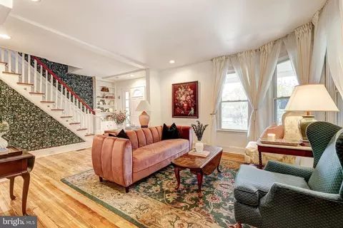 Living - 404 Evesham Ave, Baltimore, MD 21212 photo 1 of 5