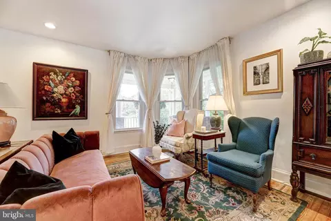 Living - 404 Evesham Ave, Baltimore, MD 21212 photo 2 of 5