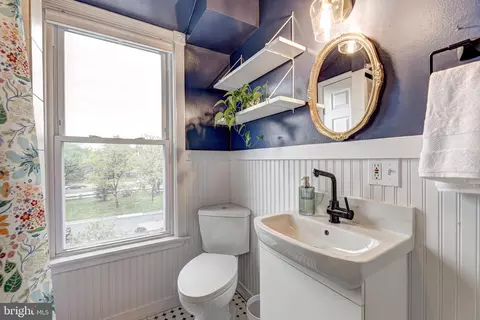 Bath - 404 Evesham Ave, Baltimore, MD 21212 photo 3 of 6