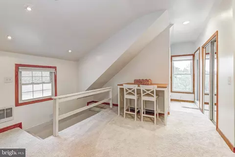Entry Way - 404 Evesham Ave, Baltimore, MD 21212 photo 6 of 6