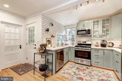 Kitchen - 404 Evesham Ave, Baltimore, MD 21212 photo 2 of 7