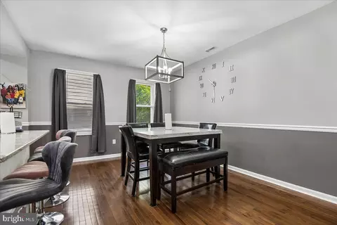 Entry Way - 1917 Ruxton Ave, Baltimore, MD 21216 photo 4 of 6