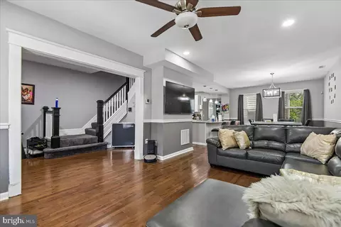 Entry Way - 1917 Ruxton Ave, Baltimore, MD 21216 photo 1 of 6