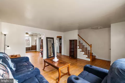 Entry Way - 3564 Elmora Ave, Baltimore, MD 21213 photo 1 of 6