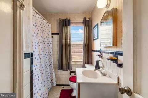 Bath - 3564 Elmora Ave, Baltimore, MD 21213 photo 1 of 1