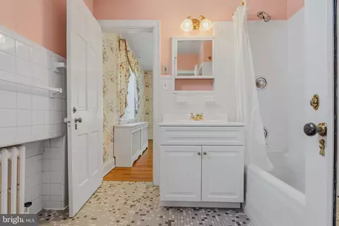 Bath - 119 Taplow Rd, Baltimore, MD 21212 photo 3 of 5
