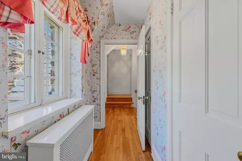 Entry Way - 119 Taplow Rd, Baltimore, MD 21212 photo 6 of 8