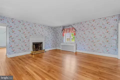 Living - 119 Taplow Rd, Baltimore, MD 21212 photo 10 of 11