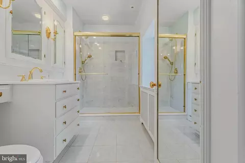 Bath - 119 Taplow Rd, Baltimore, MD 21212 photo 2 of 5
